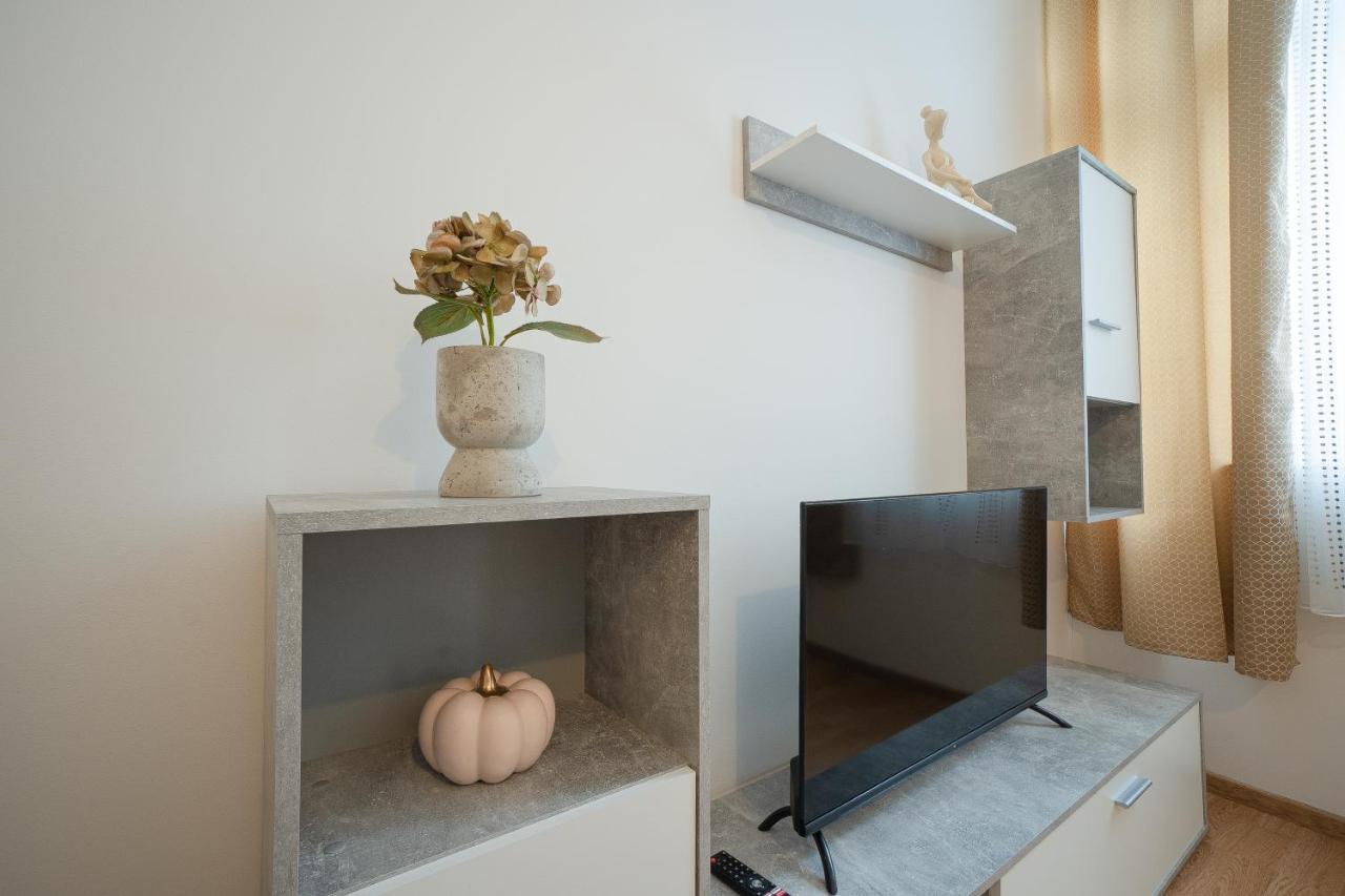 Apartment In The Central Area. 5 Minute'S Walk To The Danube. เวียนนา ภายนอก รูปภาพ